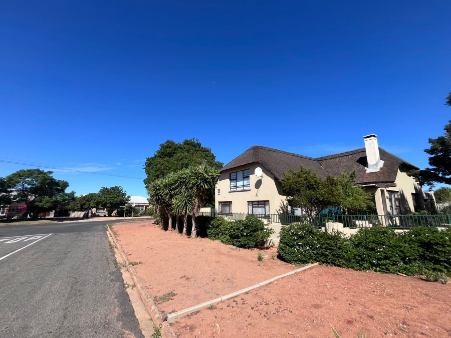 5 Bedroom Property for Sale in Rouxpark Western Cape